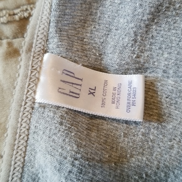 2/$8 Gap long sleeve thermal - Picture 4 of 5